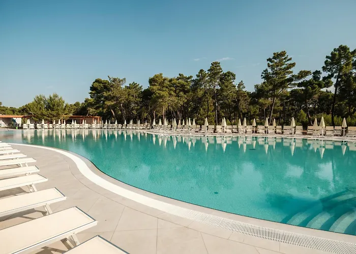 Zaton Resort 4*