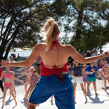 자톤 홀리데이 4*