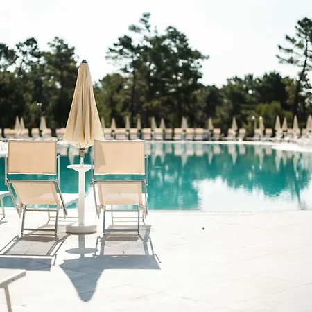 리조트 자톤 홀리데이 4*