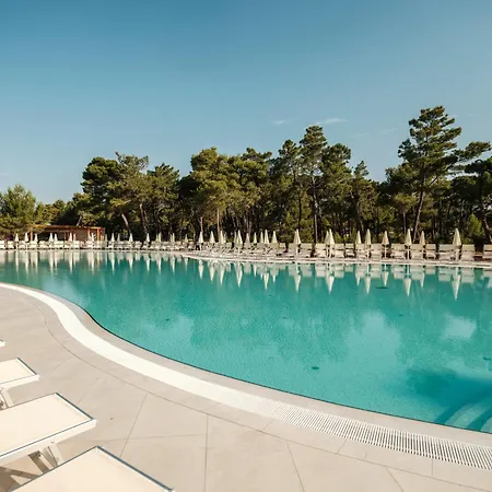 Zaton Курортный комплекс 4*