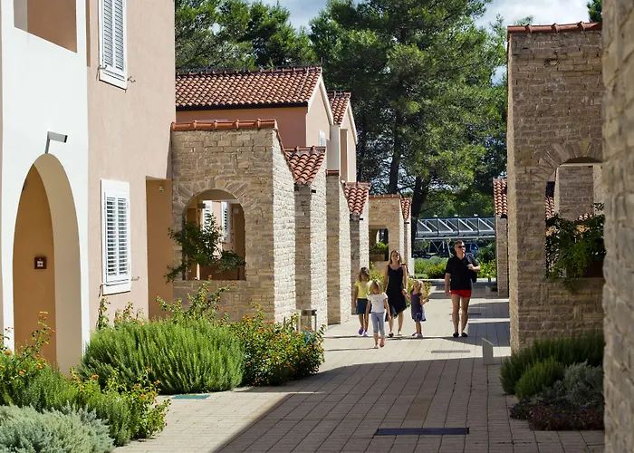 Zaton Курортный комплекс 4*