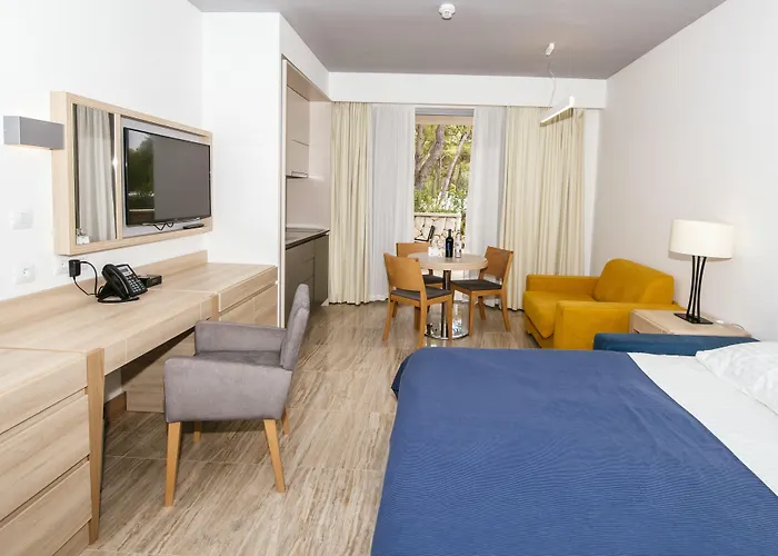 Курортный комплекс Zaton Нин